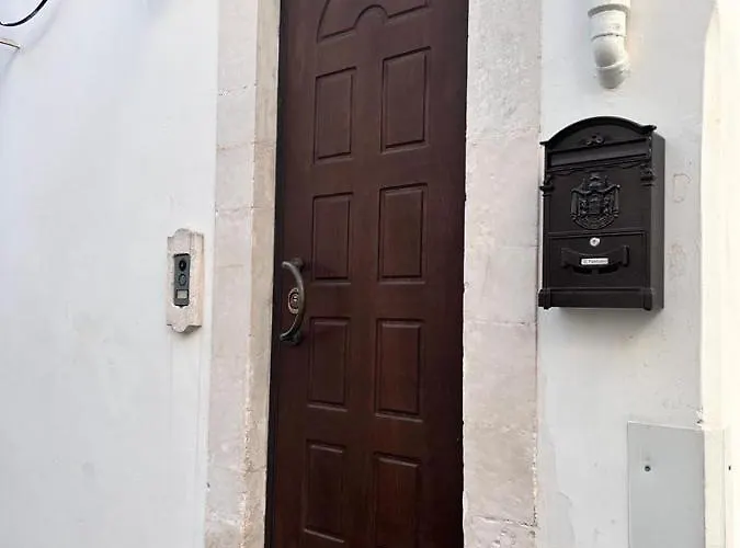 Via Gioberti 24 * Мартина-Франка